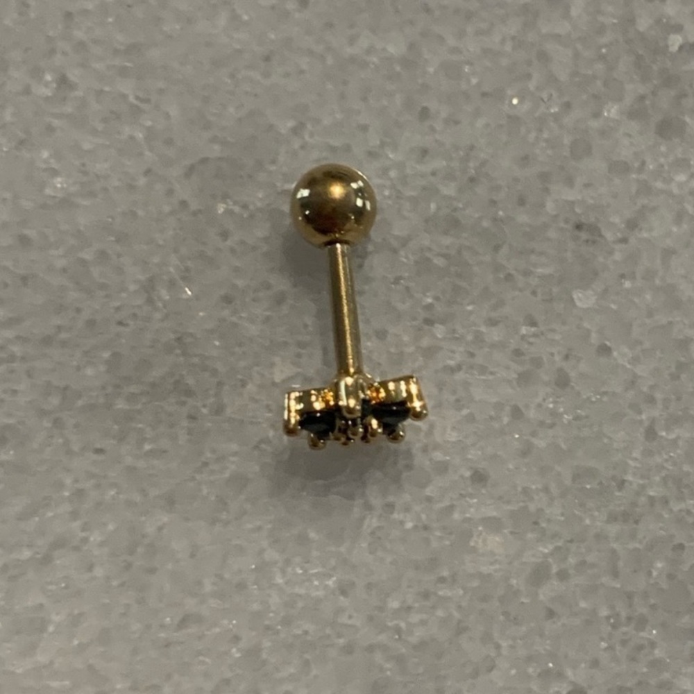 COPY - Gold Black Crystal Flower Cartilage Earring
Stainless Steel
Brand New - Picture 3 of 4
